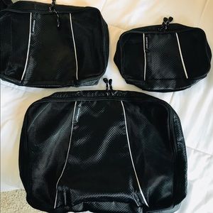 Travel packing cubes